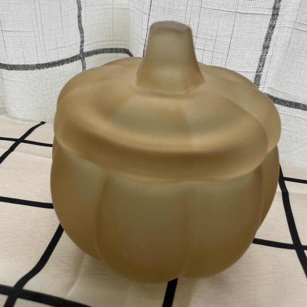 NWT Frosted Pumpkin Tan Glass Bowl W/ Lid